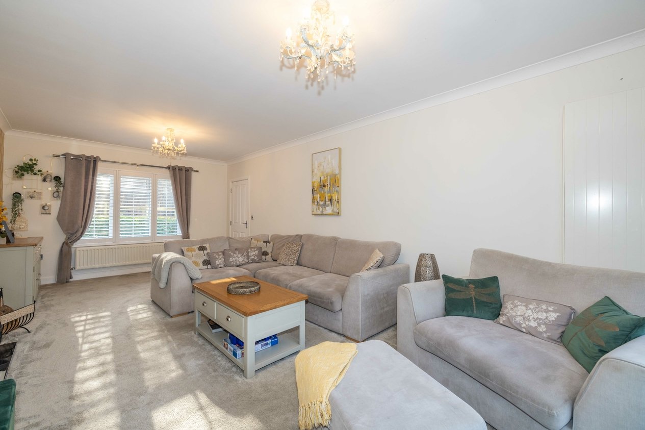 Properties Under Offer in High Ridge Ashford