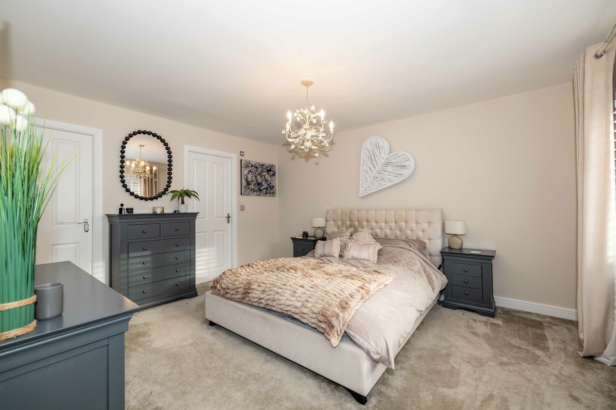 Properties Under Offer in High Ridge Ashford