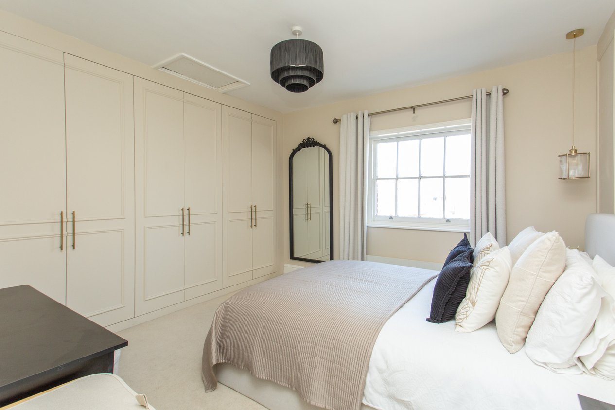 Properties For Sale in High Street Canterbury