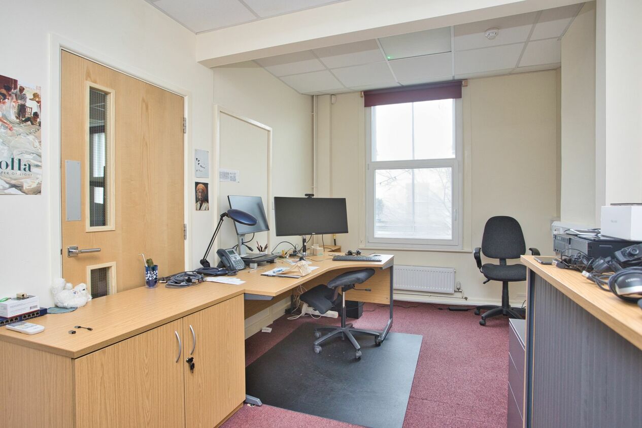 Properties Sold Subject To Contract in High Street  Deal