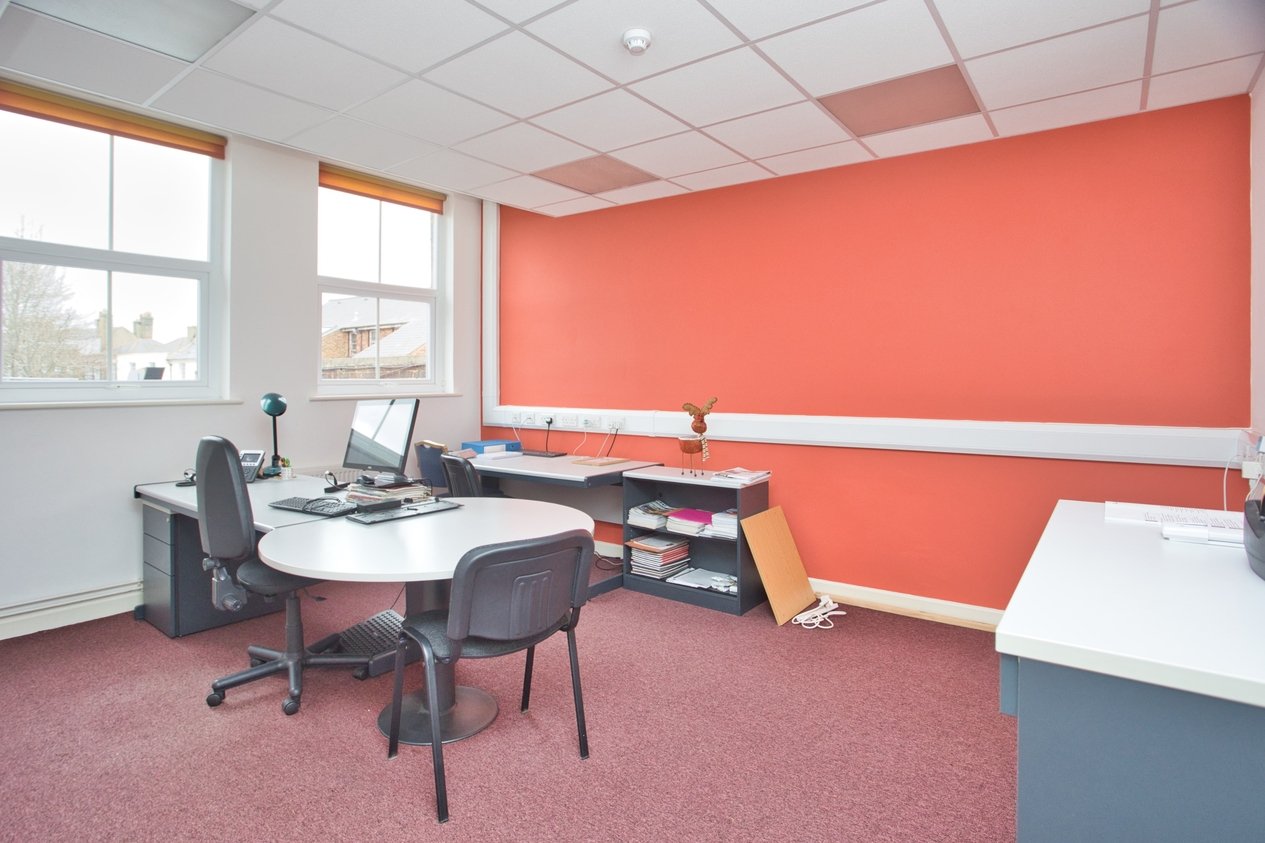 Properties Under Offer in High Street Deal