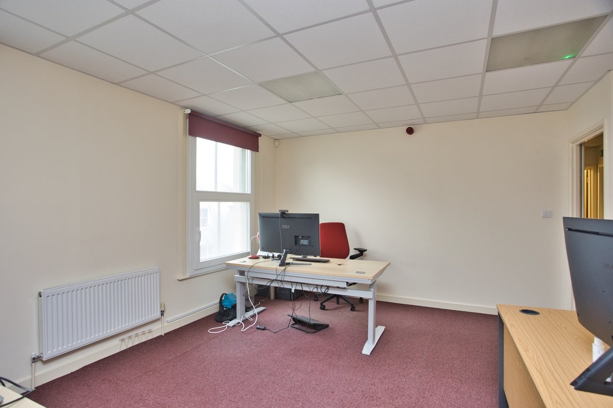 Properties Under Offer in High Street Deal