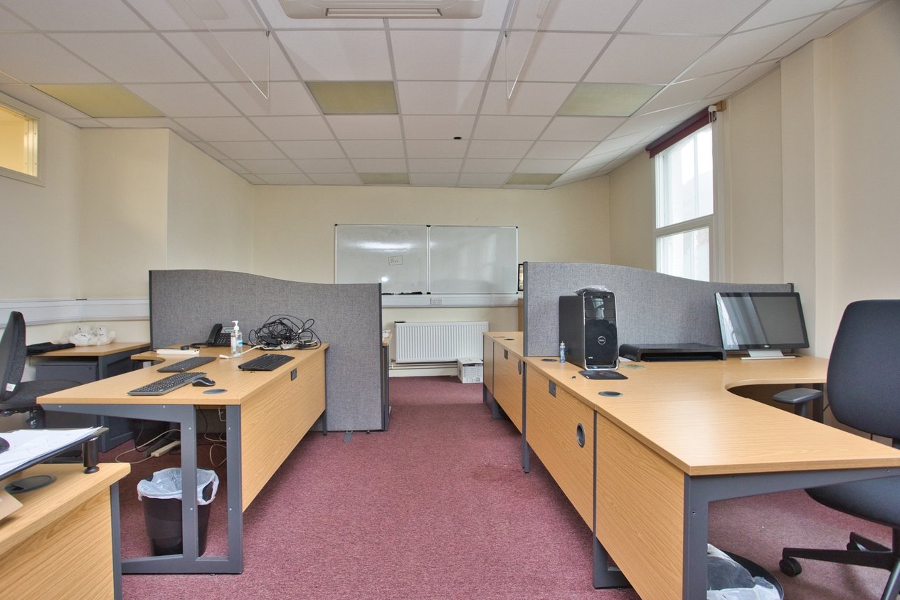 Properties Under Offer in High Street Deal