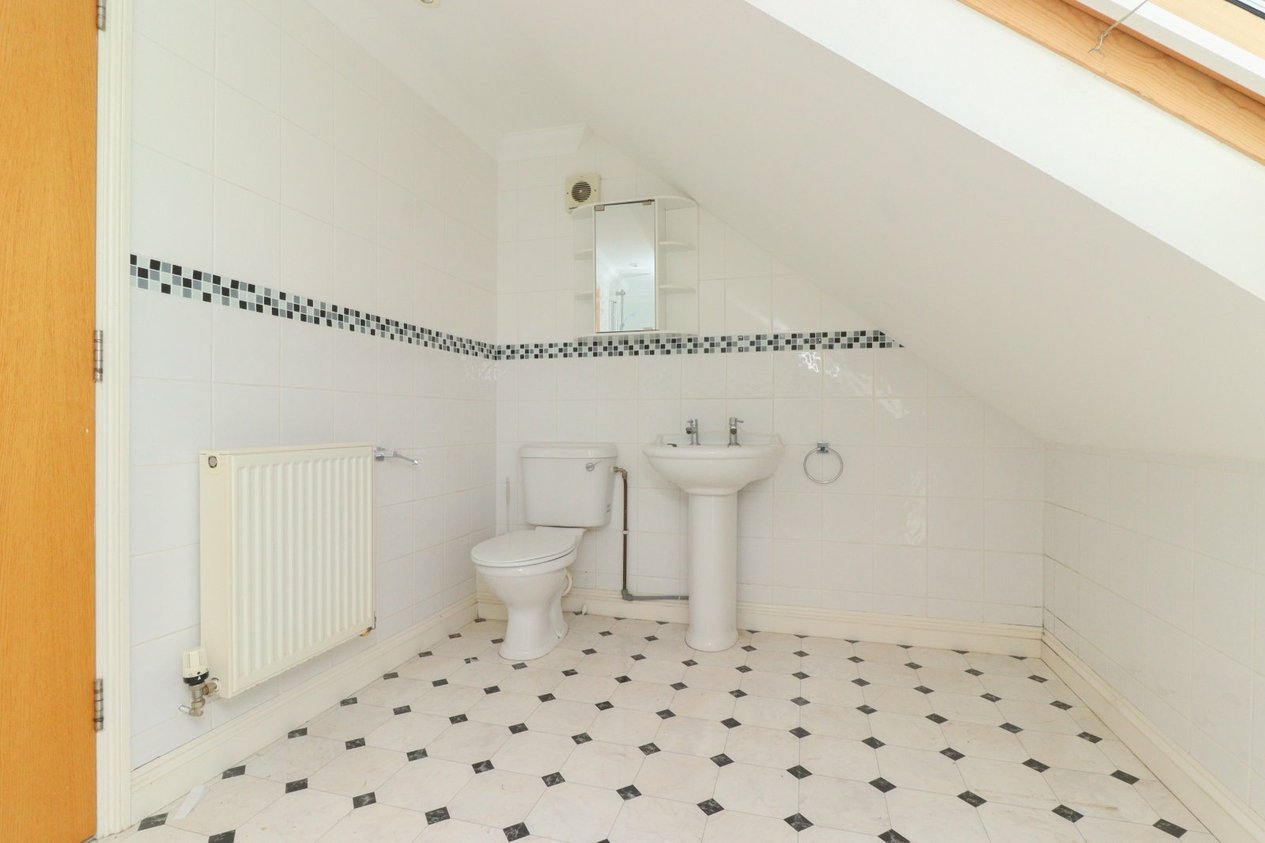 Properties Under Offer in High Street Garlinge