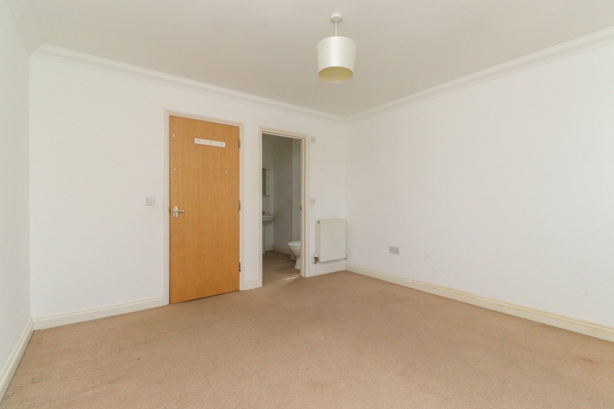 Properties Under Offer in High Street Garlinge