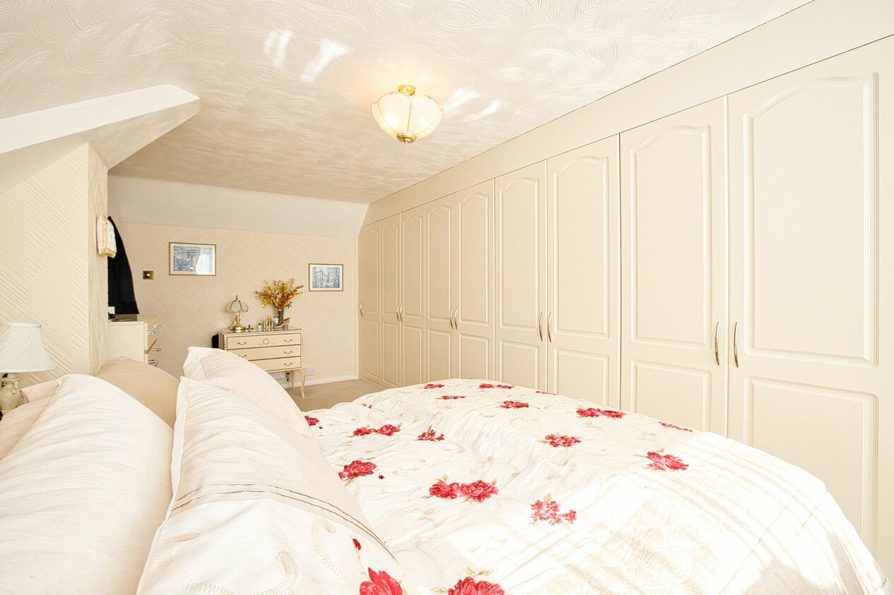 Properties For Sale in High Street  Manston