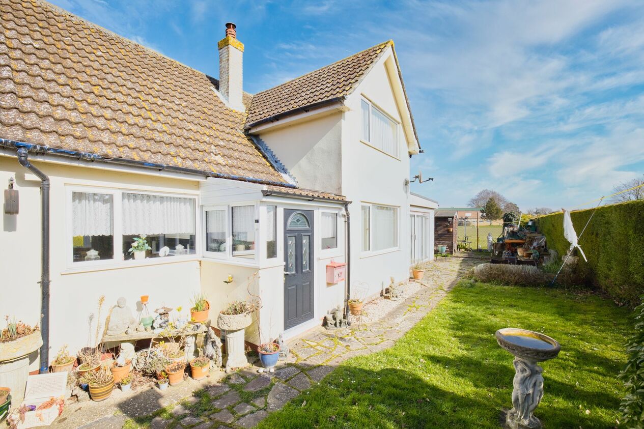 Properties For Sale in High Street  Manston