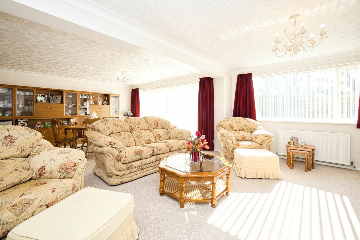 Properties For Sale in High Street  Manston