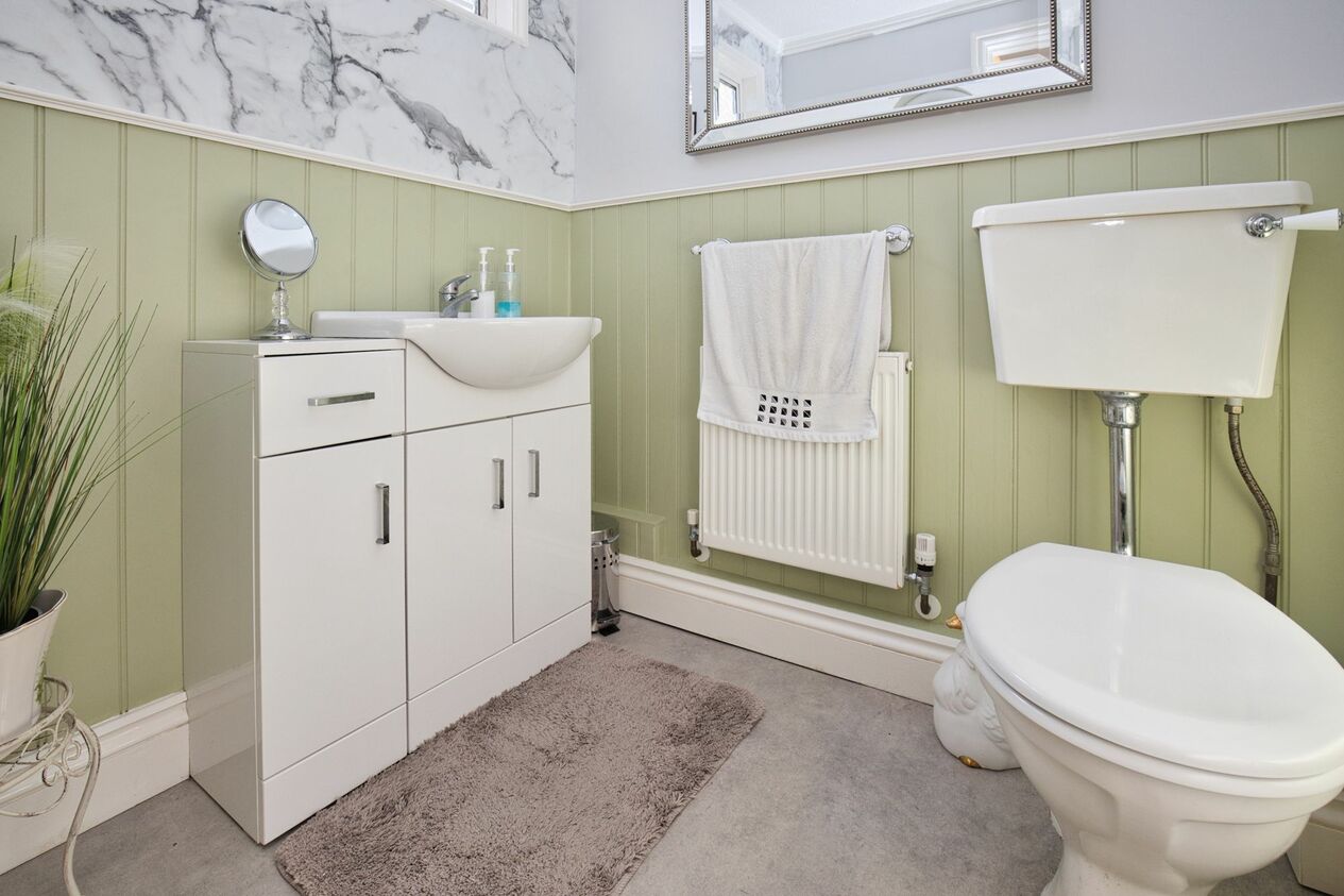 Properties For Sale in High Street  Manston