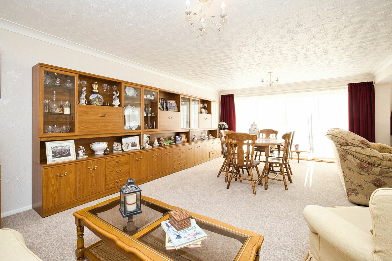 Properties For Sale in High Street  Manston