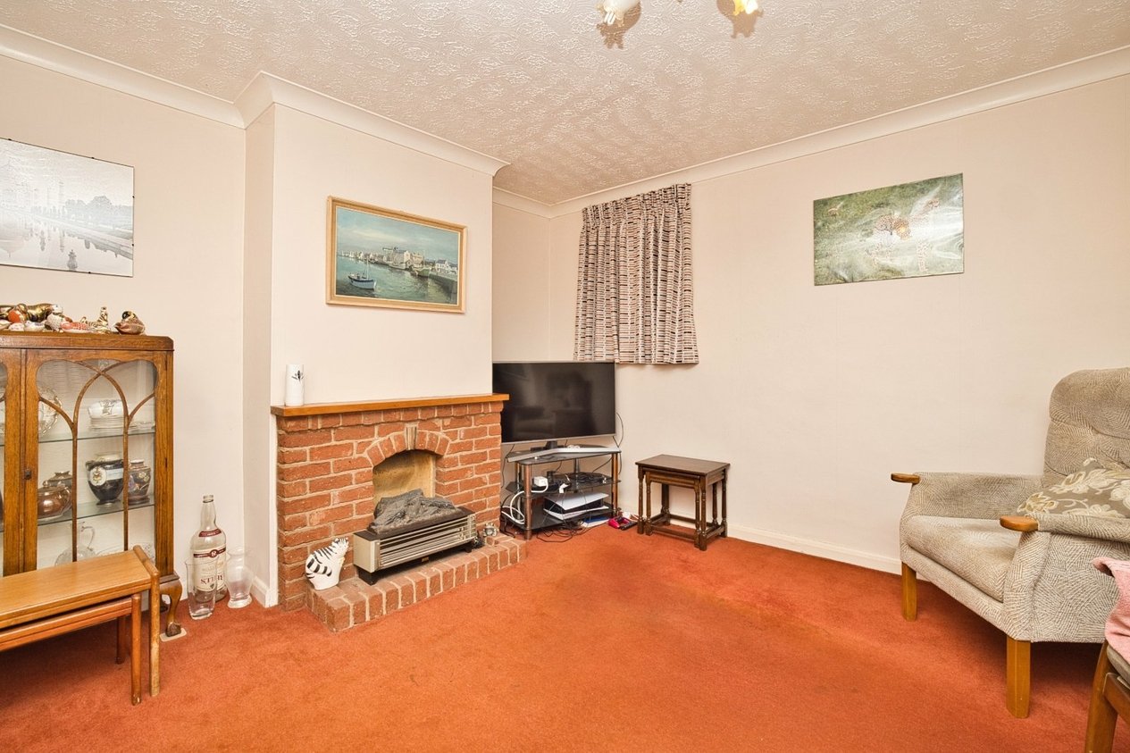 Properties For Sale in High Street Minster