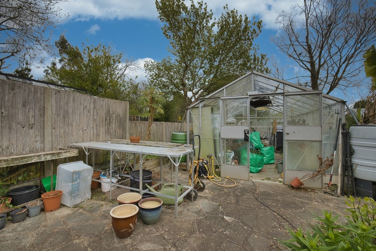 Properties For Sale in High Street Minster