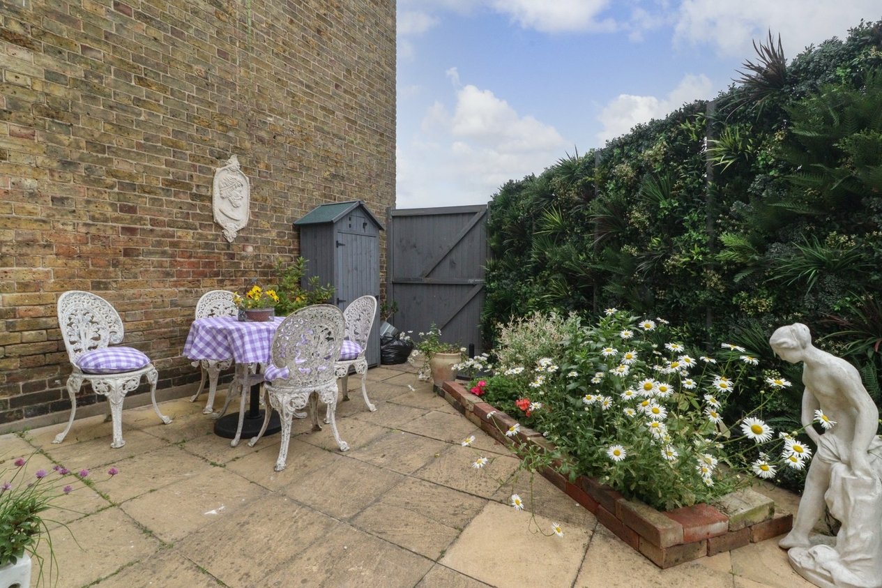 Properties For Sale in High Street St. Lawrence