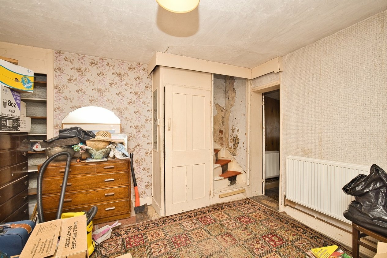 Properties Under Offer in High Street St. Peters