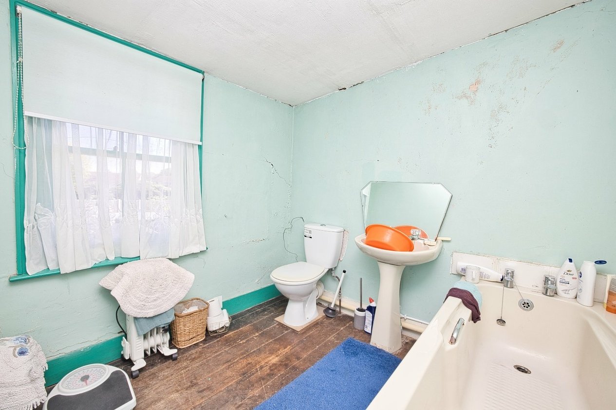 Properties Under Offer in High Street St. Peters