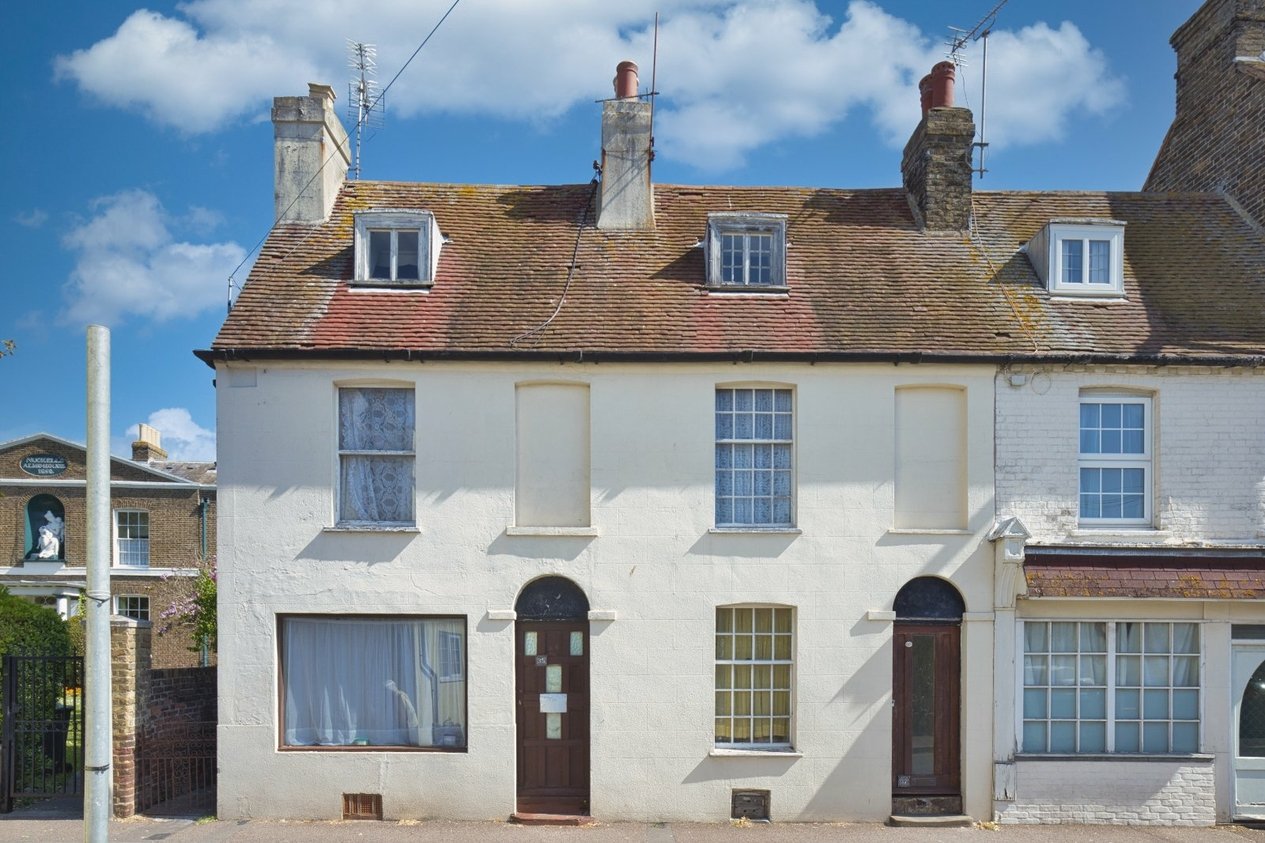 Properties Under Offer in High Street St. Peters