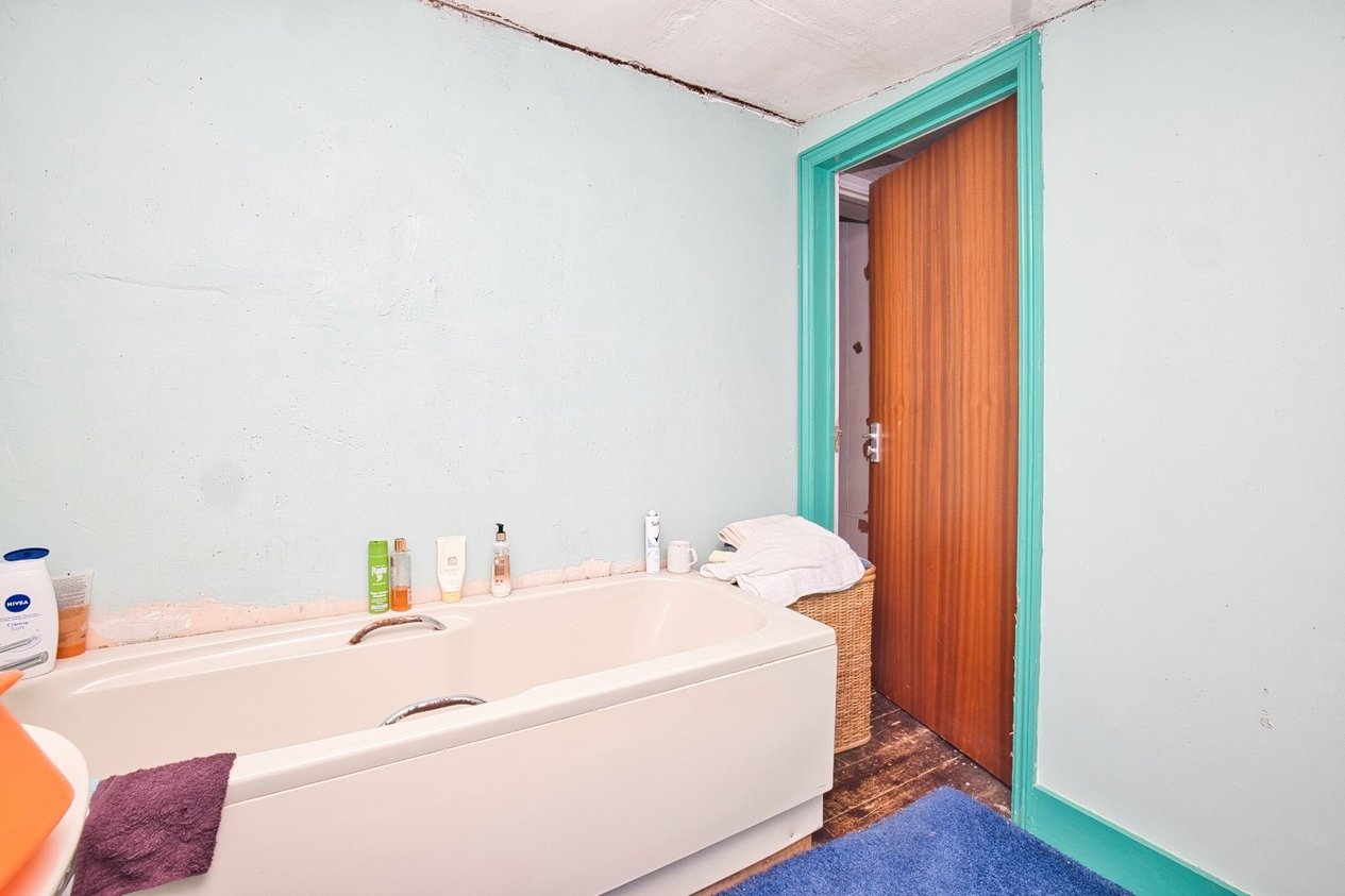 Properties Under Offer in High Street St. Peters