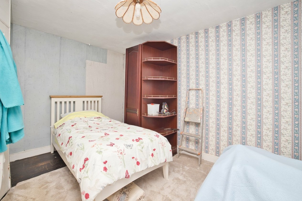 Properties Under Offer in High Street St. Peters