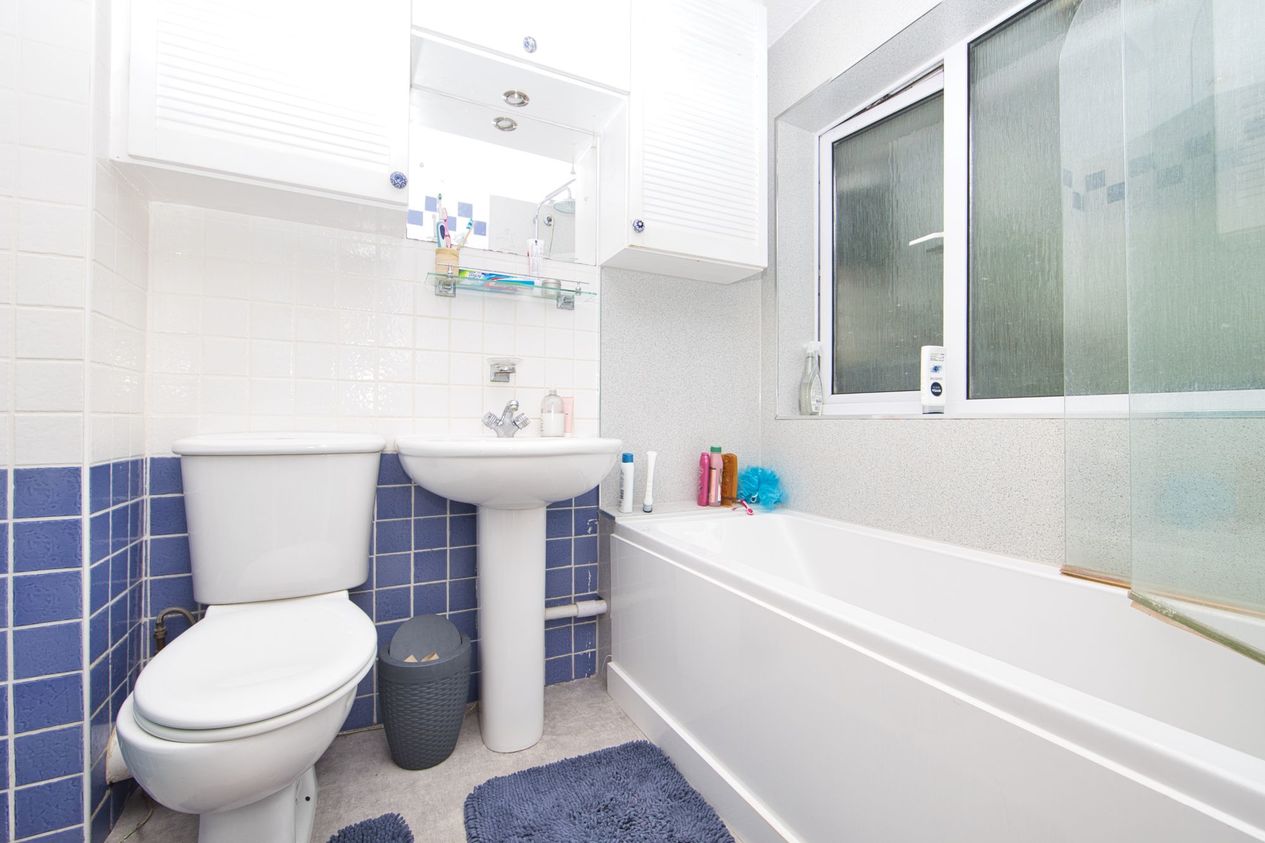 Properties For Sale in Highland Close  Folkestone