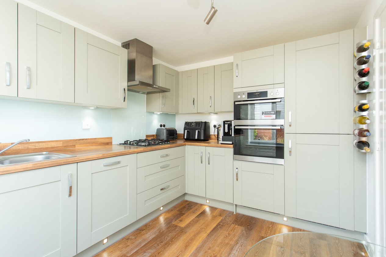 Properties For Sale in Highlanders Avenue Canterbury