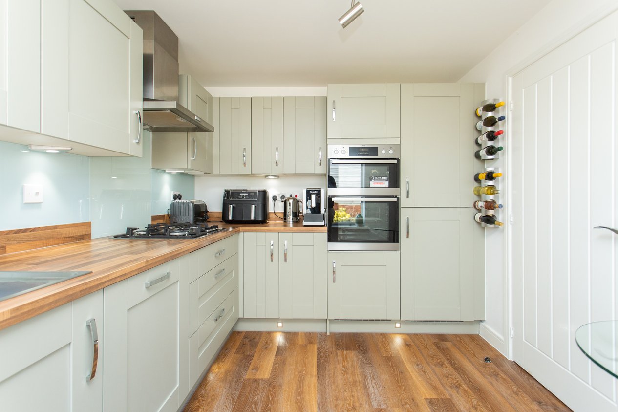 Properties For Sale in Highlanders Avenue Canterbury