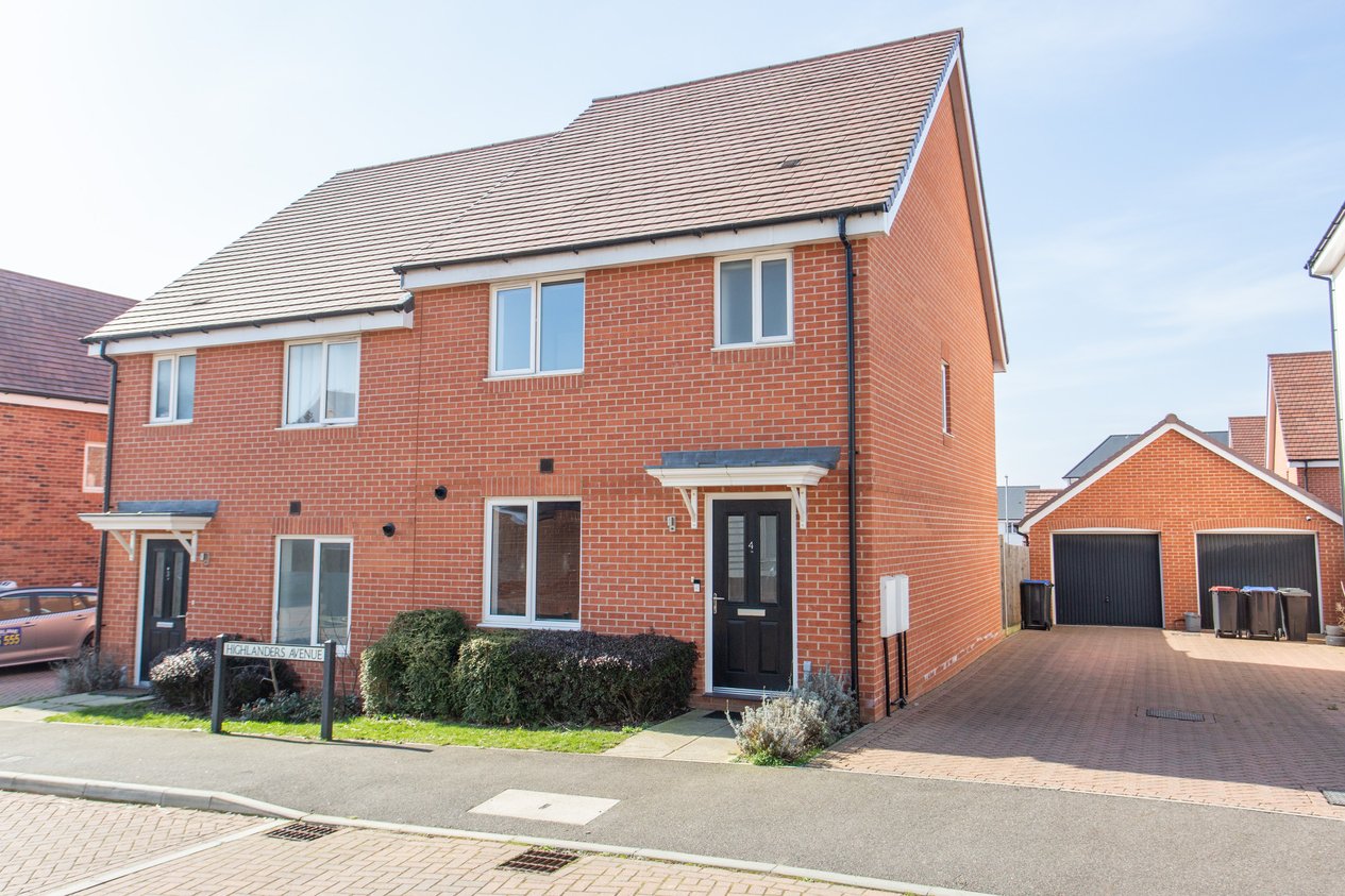 Properties For Sale in Highlanders Avenue Canterbury