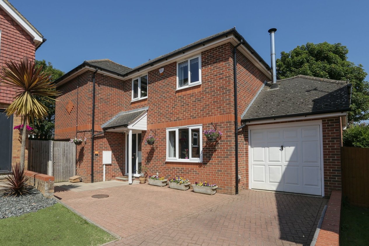 Properties For Sale in Hill House Drive  Minster