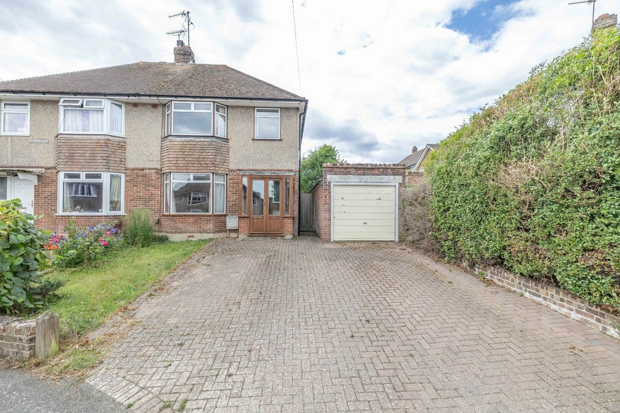 Properties For Sale in Hillside Avenue Canterbury