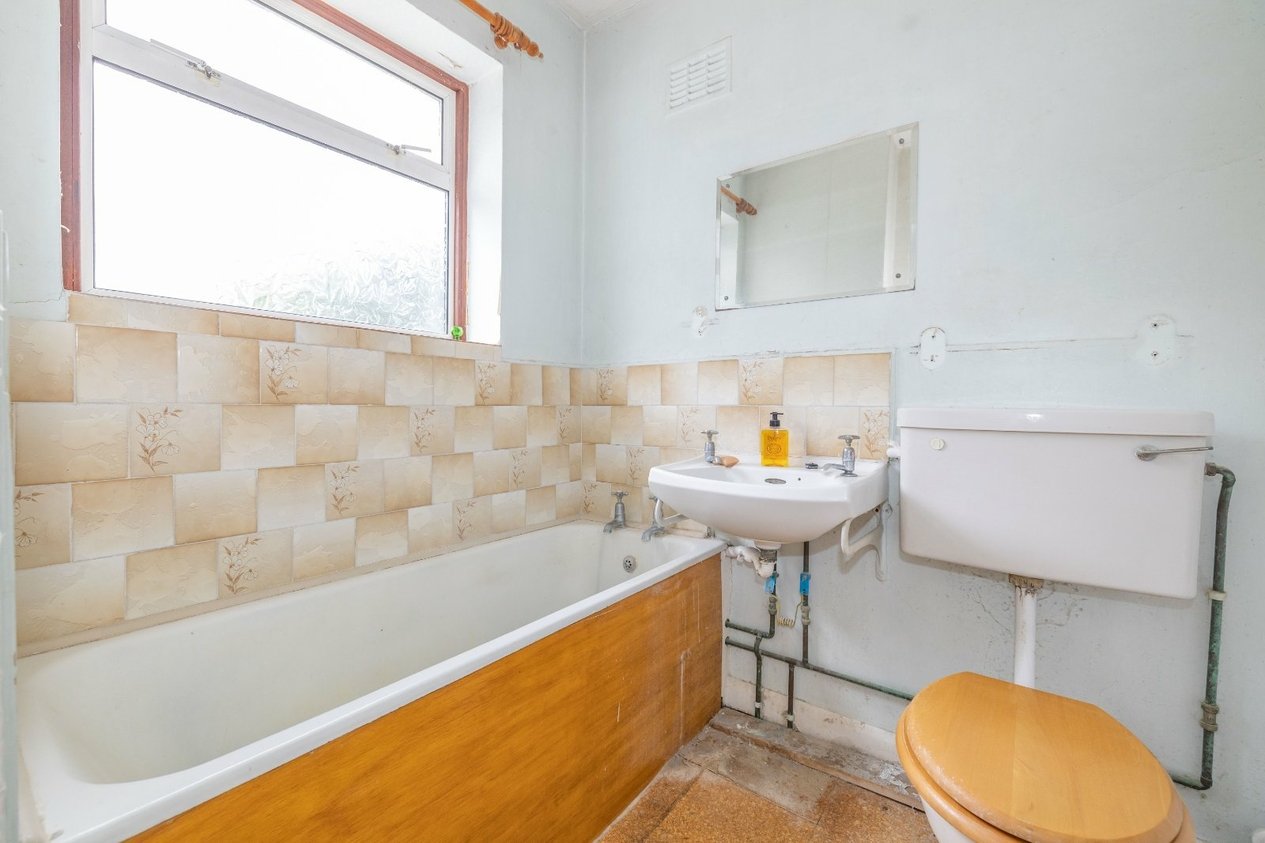 Properties For Sale in Hillside Avenue Canterbury