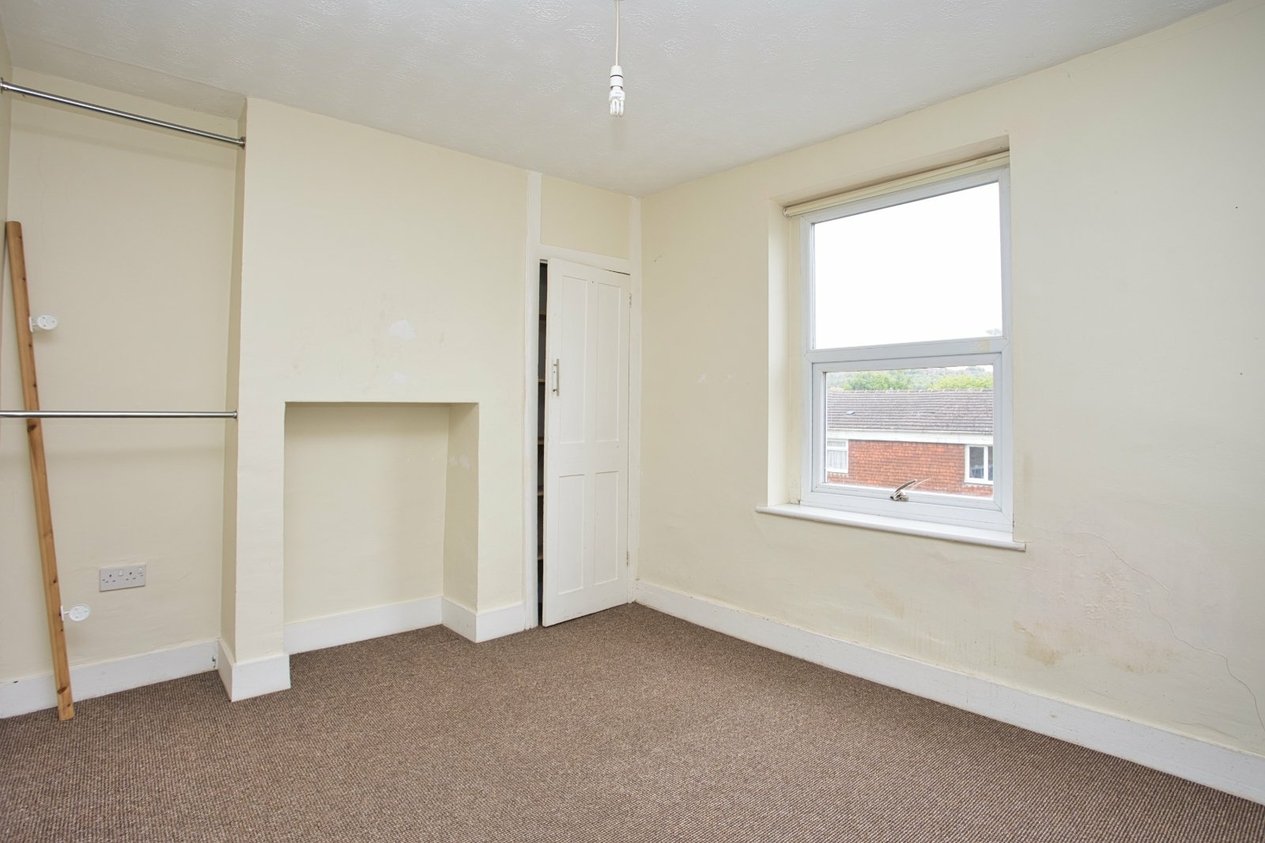 Properties Under Offer in Hillside Road Dover
