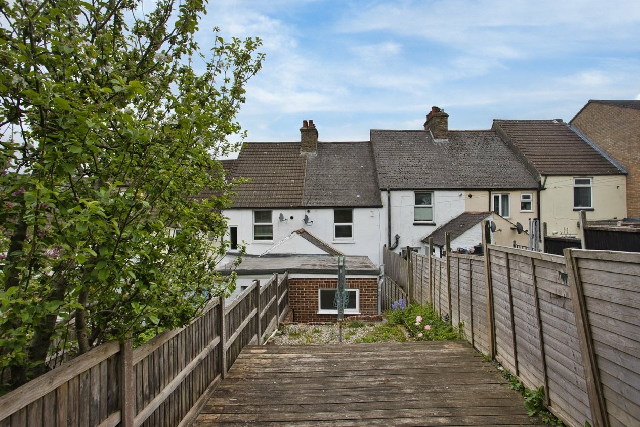 Properties Under Offer in Hillside Road Dover