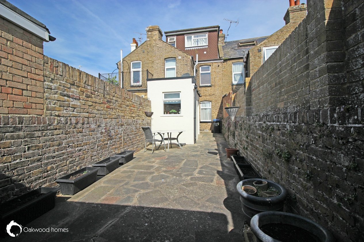 Properties For Sale in Hillview Cottages Shottendane Road