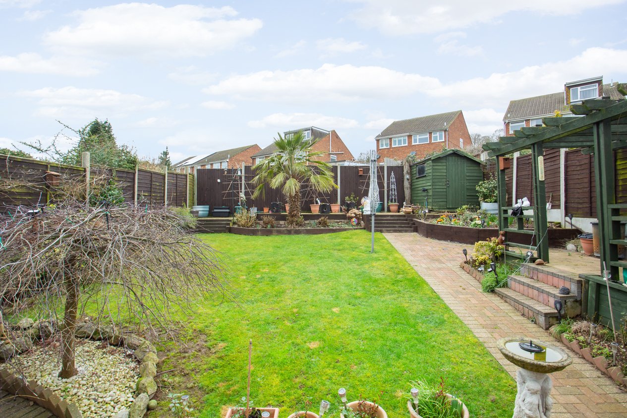Properties Under Offer in Hoades Wood Road Sturry