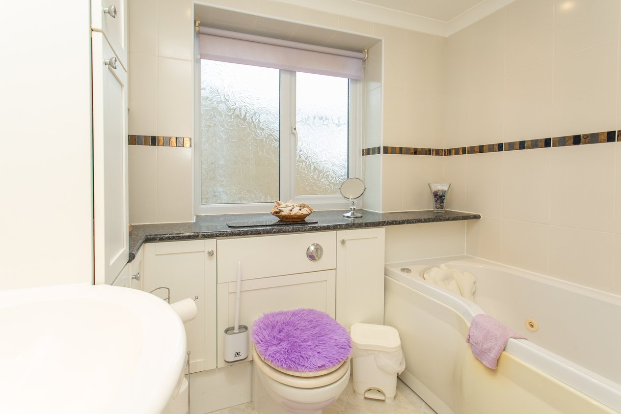 Properties Under Offer in Hoades Wood Road Sturry