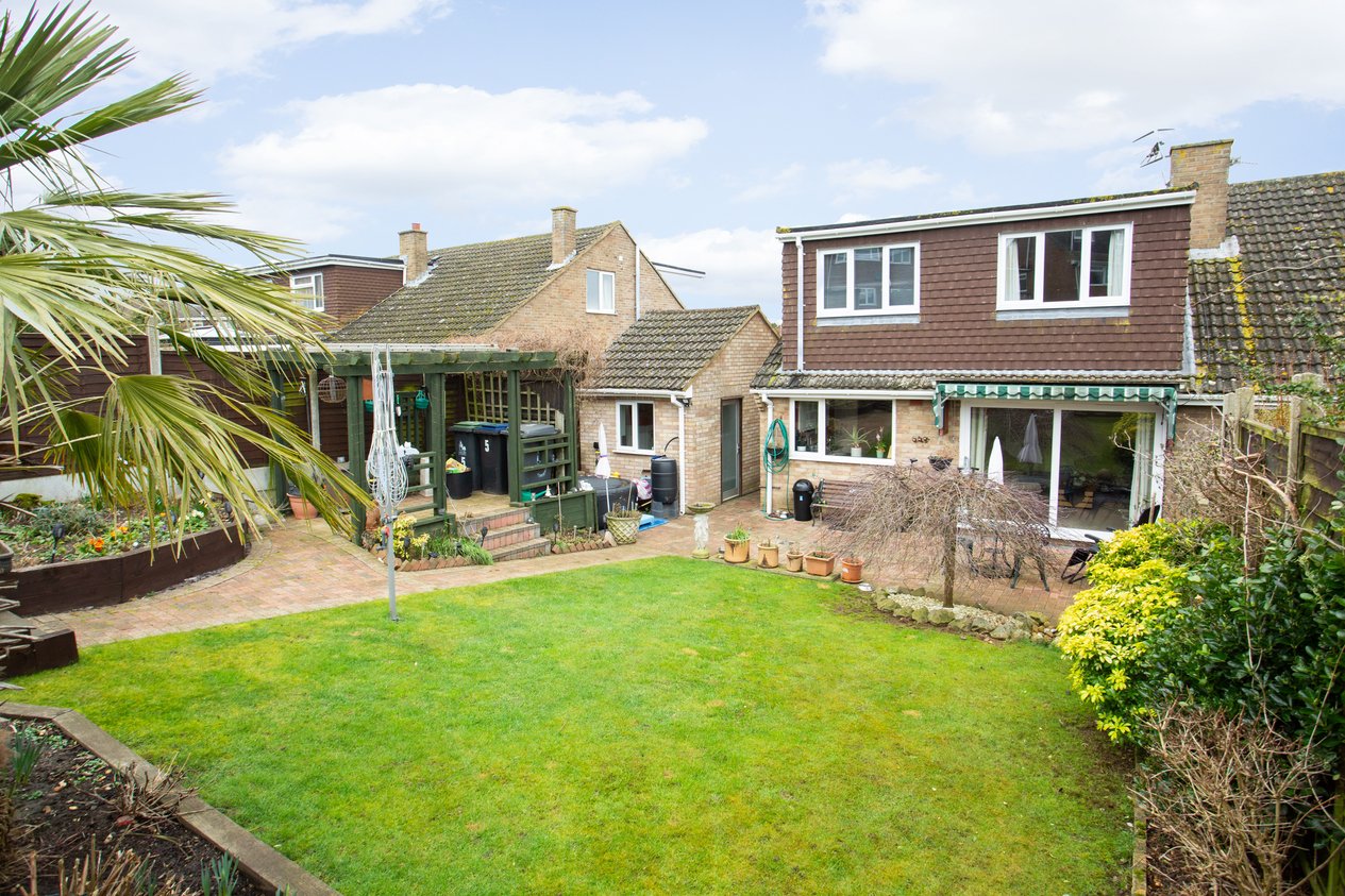 Properties Under Offer in Hoades Wood Road Sturry