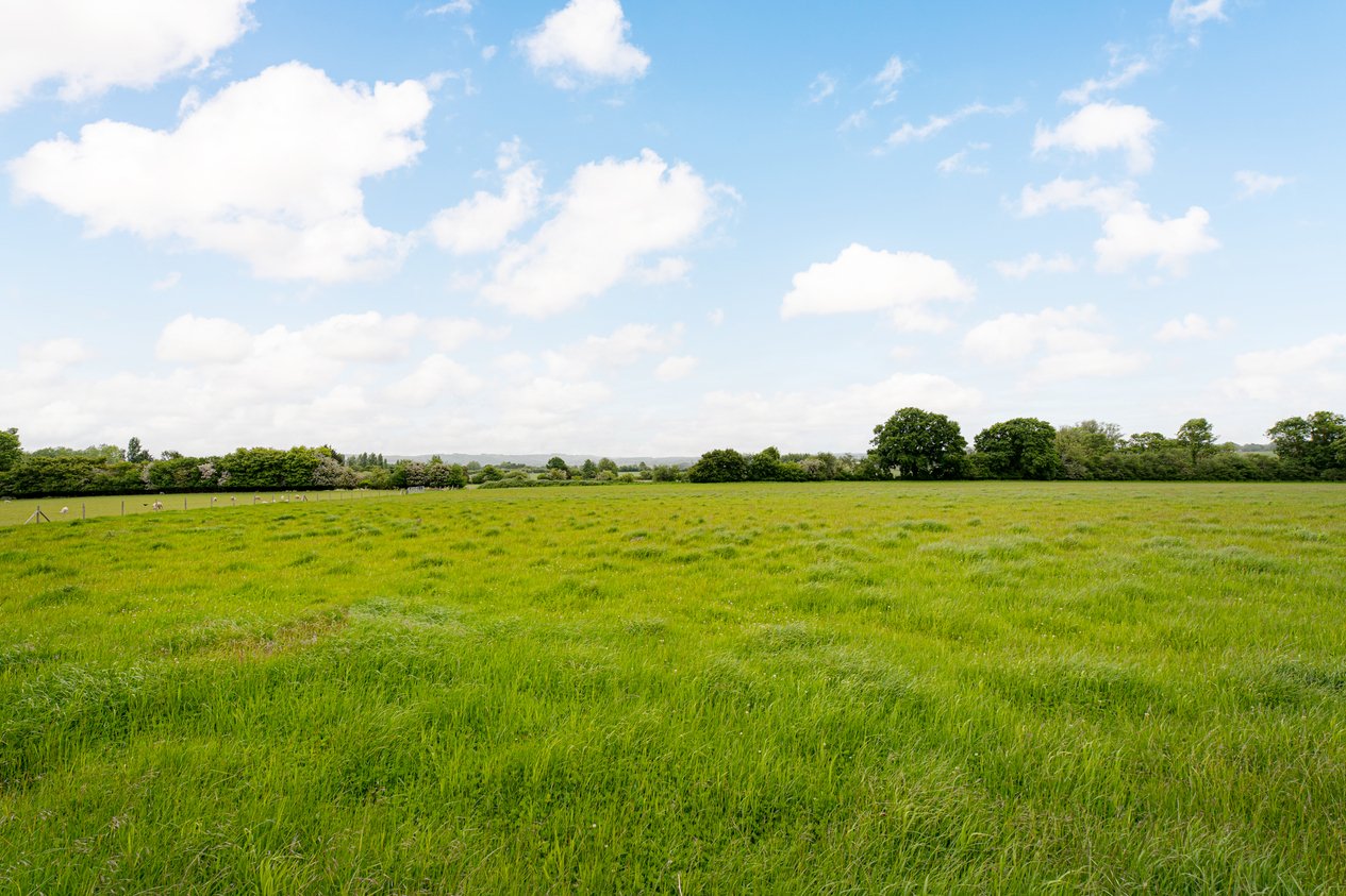 Properties For Sale in Hobday Cottage, The Lees Ashford