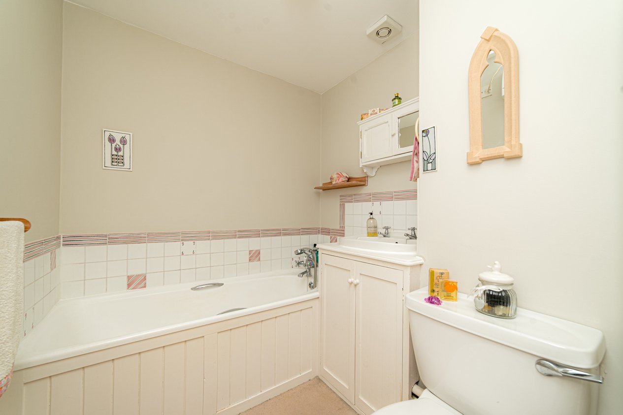 Properties For Sale in Hobday Cottage, The Lees Ashford
