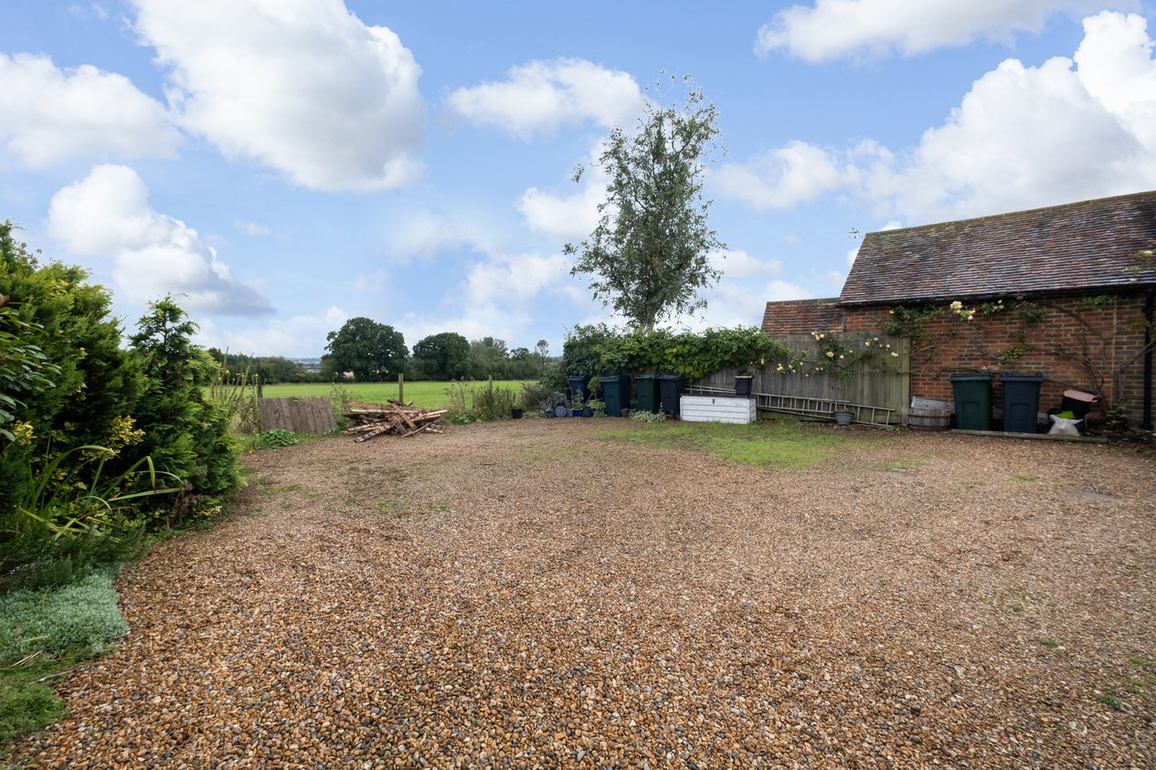 Properties For Sale in Hobday Cottage, The Lees Ashford