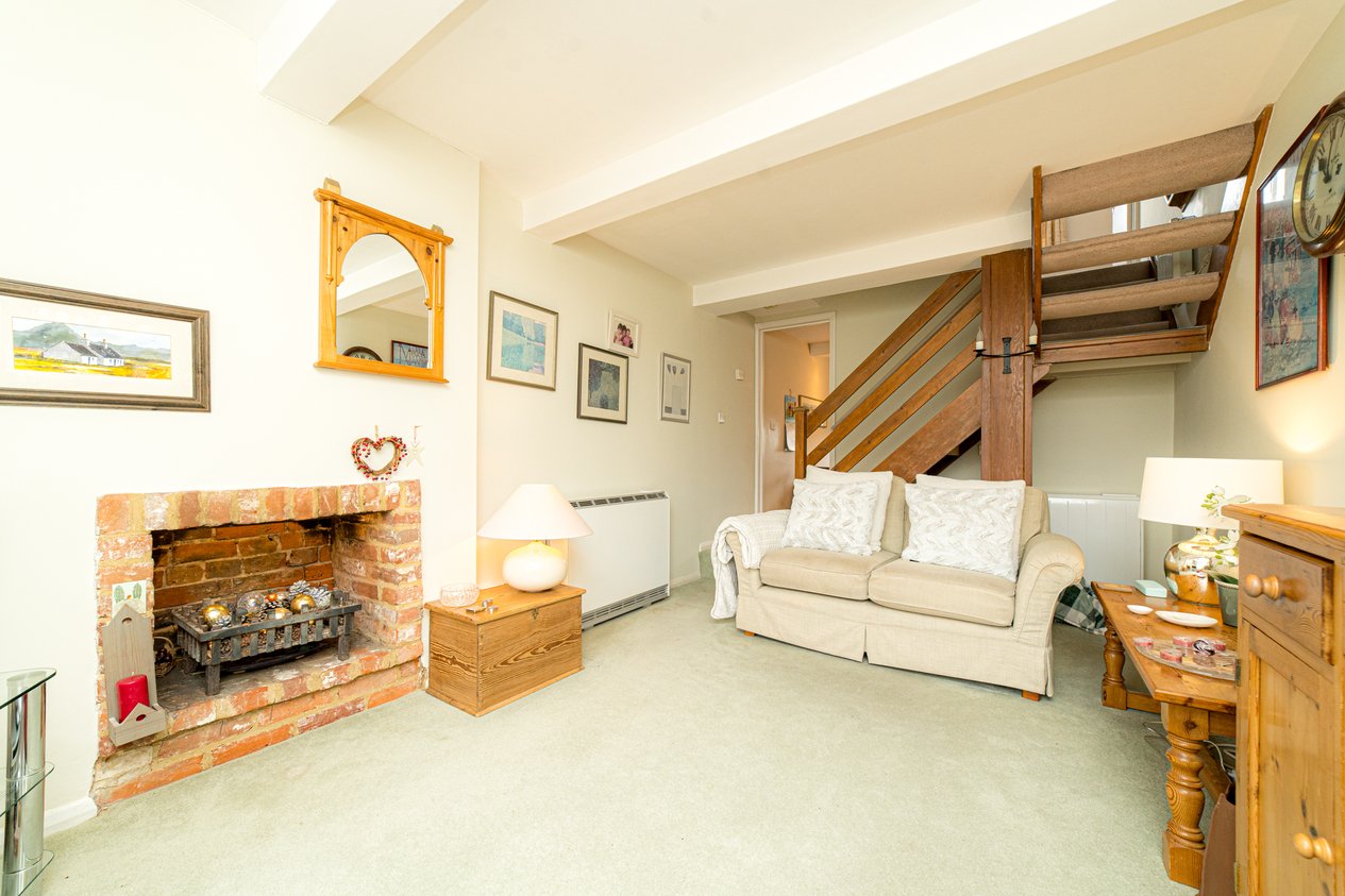 Properties For Sale in Hobday Cottage, The Lees Ashford