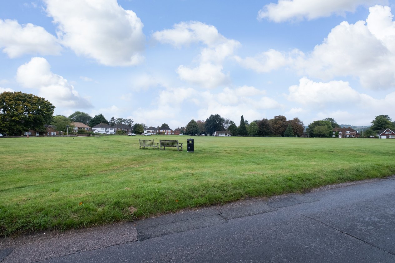 Properties For Sale in Hobday Cottage, The Lees Ashford