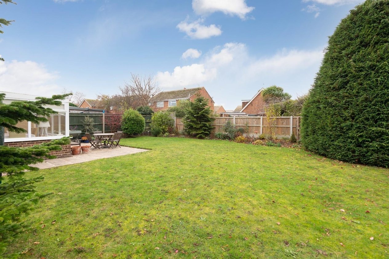 Properties For Sale in Holly Close 