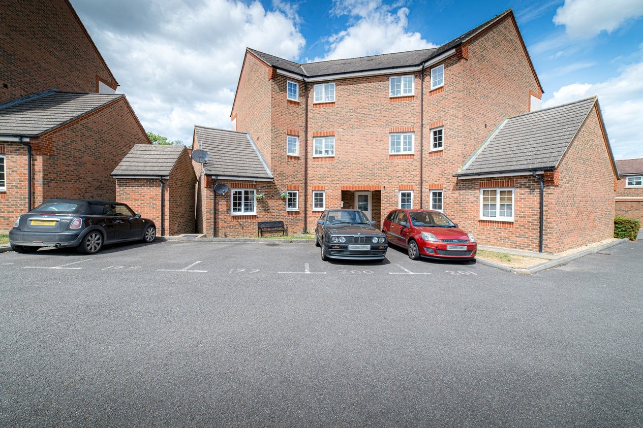 Properties Sold Subject To Contract in Holt Close  Ashford