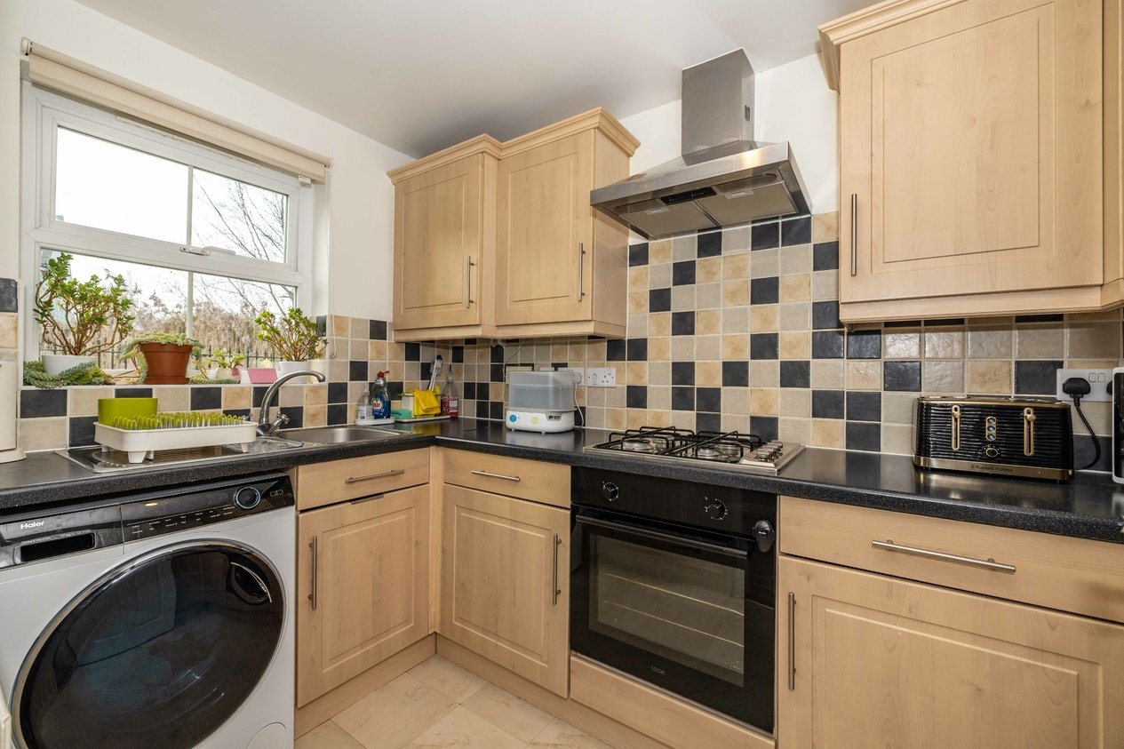 Properties Under Offer in Holt Close Ashford