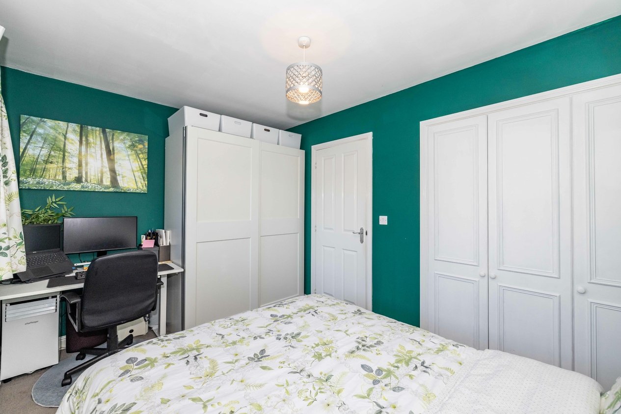 Properties Under Offer in Holt Close Ashford