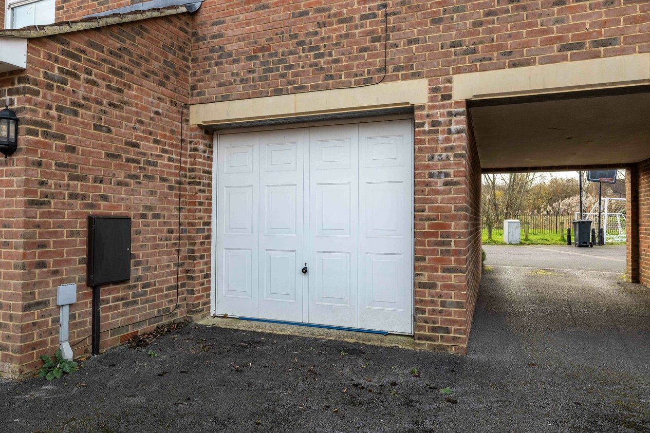 Properties Under Offer in Holt Close Ashford