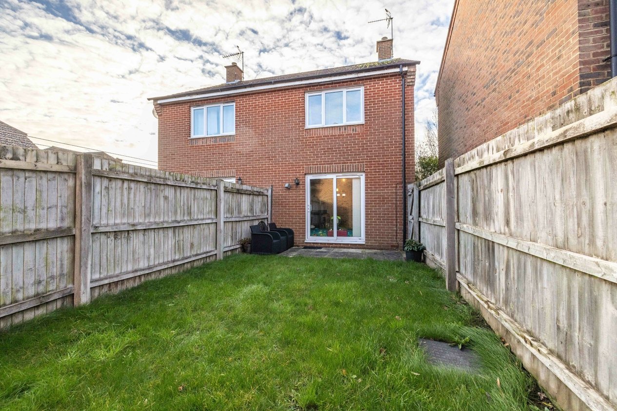 Properties Under Offer in Holt Close Ashford
