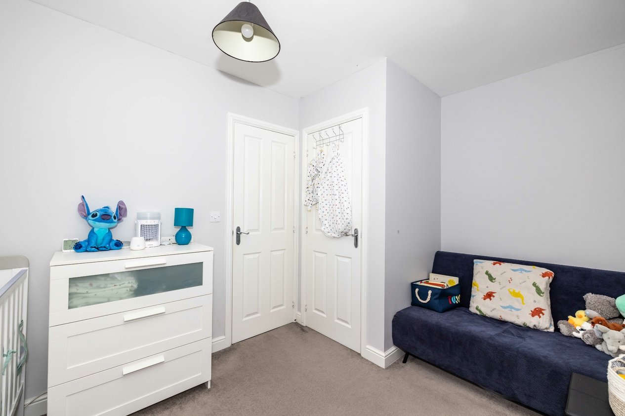 Properties Under Offer in Holt Close Ashford
