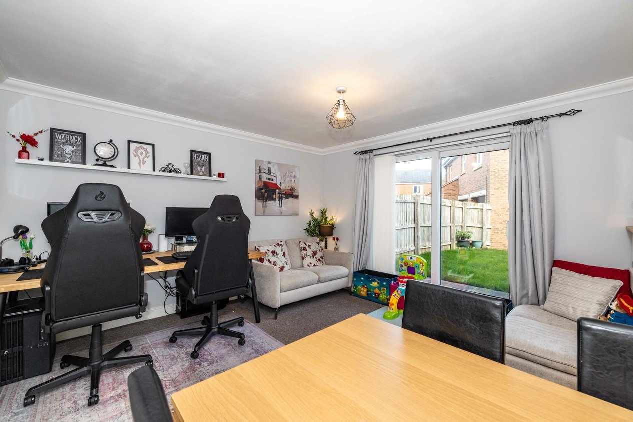 Properties Under Offer in Holt Close Ashford