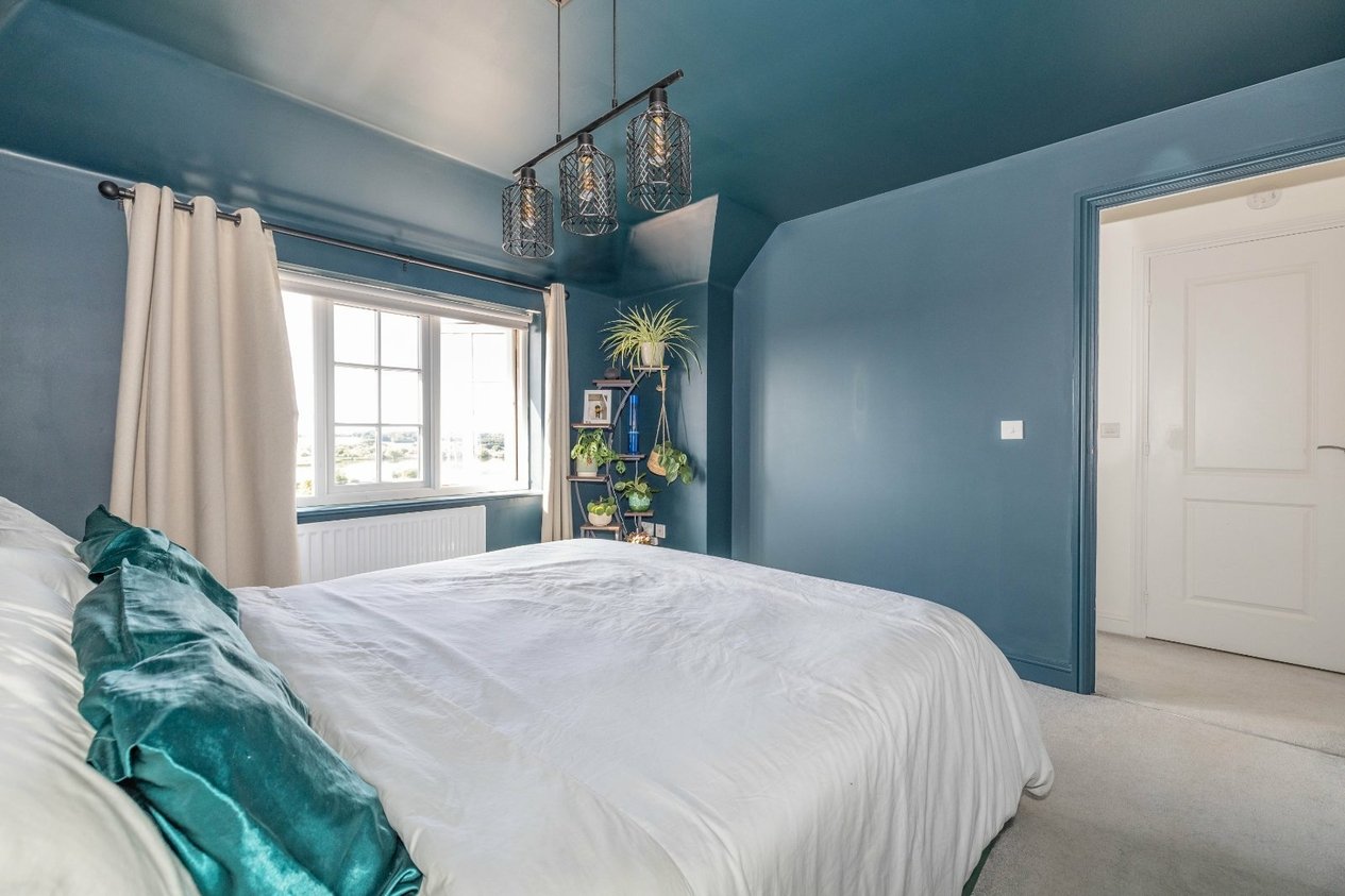 Properties For Sale in Hopenhall Way Canterbury