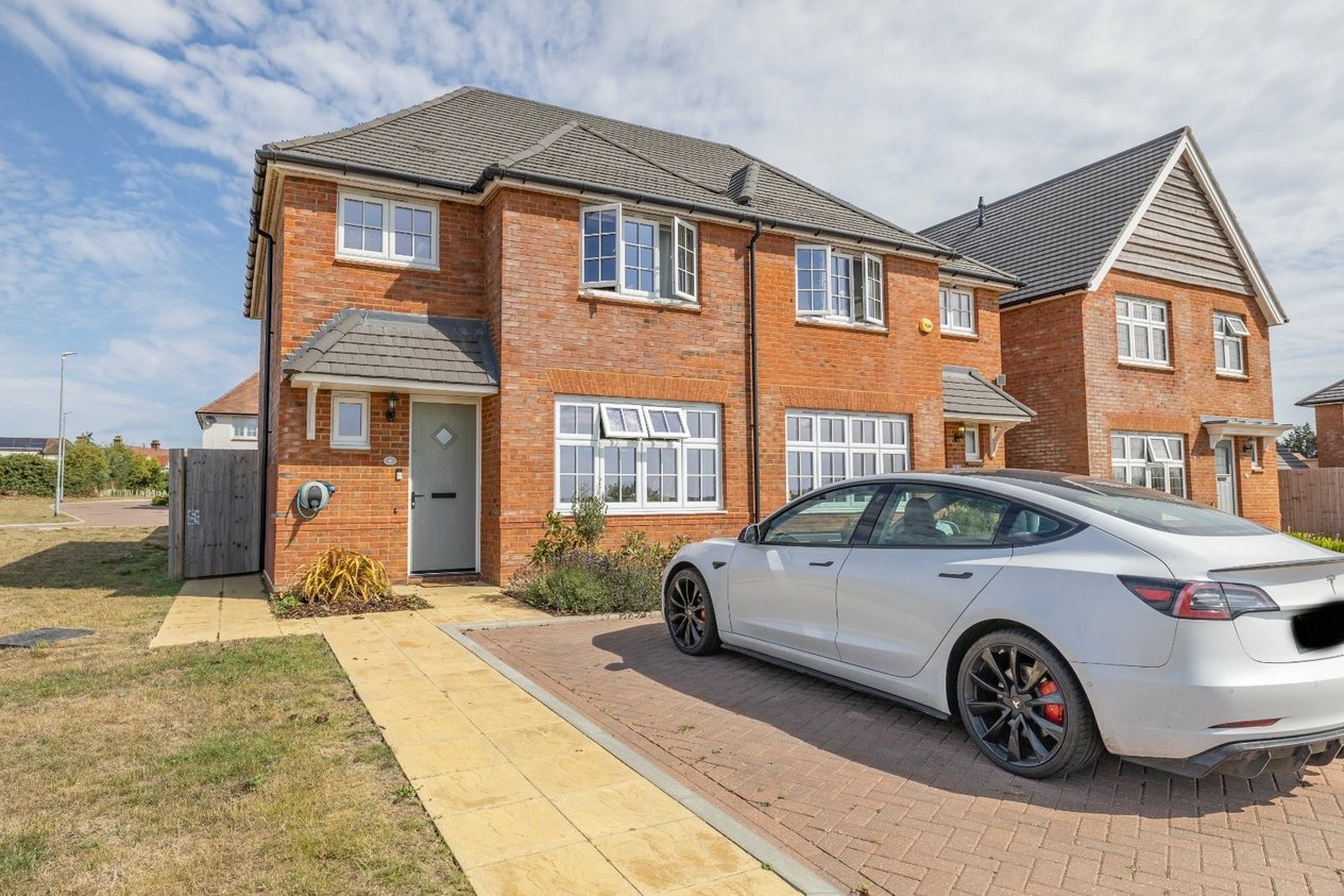 Properties For Sale in Hopenhall Way Canterbury